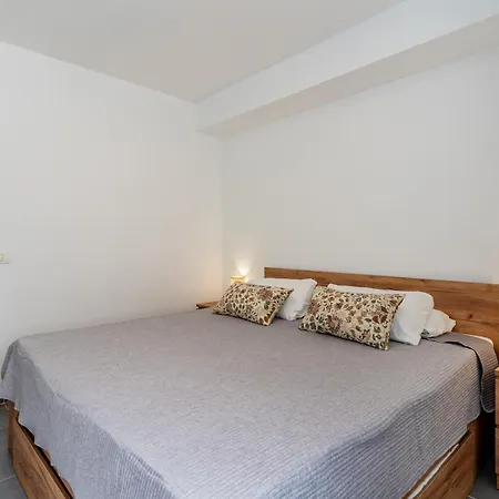 Renovated With Sunny Terrace And Ocean Views In Malibu Park Tenerife 阿德耶