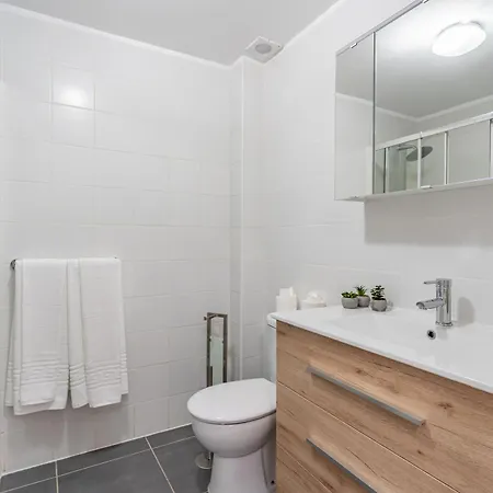 Renovated With Sunny Terrace And Ocean Views In Malibu Park Tenerife 公寓 *