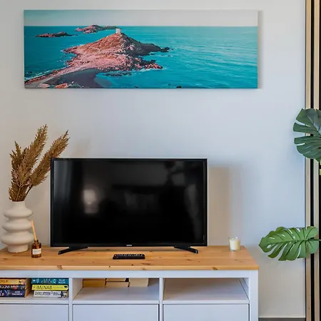 Renovated With Sunny Terrace And Ocean Views In Malibu Park Tenerife 公寓 *