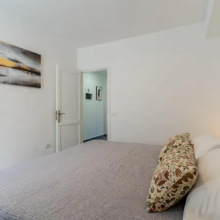Renovated With Sunny Terrace And Ocean Views In Malibu Park Tenerife 阿德耶