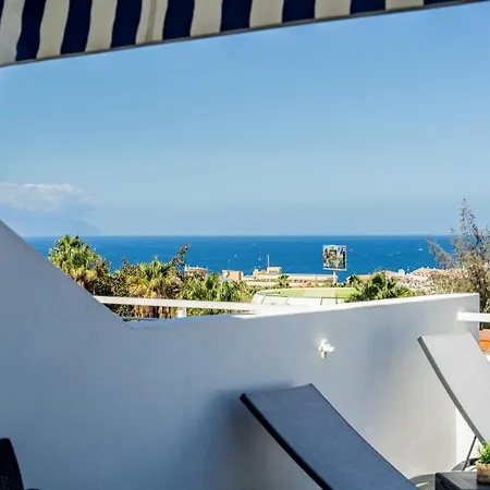 Renovated With Sunny Terrace And Ocean Views In Malibu Park Tenerife *