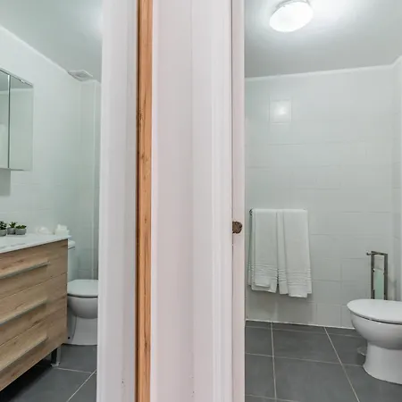 Renovated With Sunny Terrace And Ocean Views In Malibu Park Tenerife Appartement Costa Adeje (Tenerife)