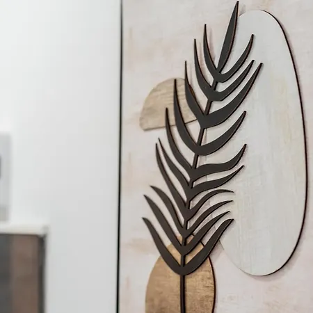 Renovated With Sunny Terrace And Ocean Views In Malibu Park Tenerife