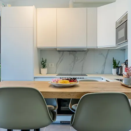 Renovated With Sunny Terrace And Ocean Views In Malibu Park Tenerife *