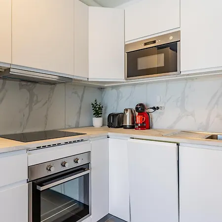 Renovated With Sunny Terrace And Ocean Views In Malibu Park Tenerife Appartement