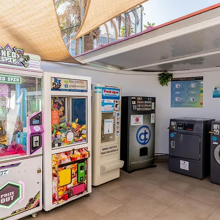 Renovated With Sunny Terrace And Ocean Views In Malibu Park Tenerife Costa Adeje (Tenerife)