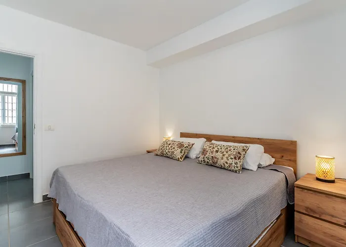 Renovated With Sunny Terrace And Ocean Views In Malibu Park Tenerife Costa Adeje (Tenerife)