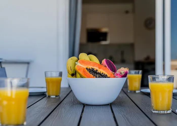 Apartamento Renovated With Sunny Terrace And Ocean Views In Malibu Park Tenerife